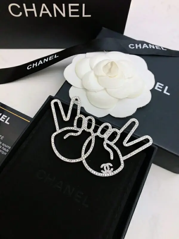 chanel brooches pour femme s_122a7171